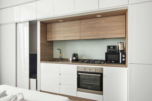 Silkhaus Luxurious Studio in Studio One Tower - image 9
