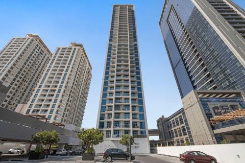 Silkhaus Luxurious Studio in Studio One Tower - image 3