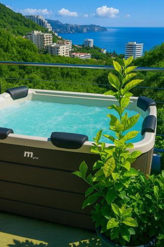 Úszómedence, Apartmani Avanti Becici in Boreti