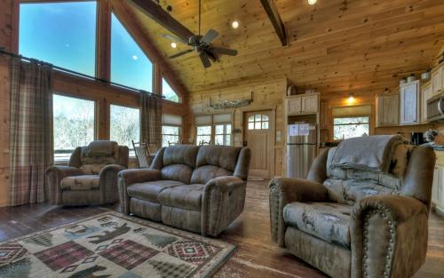 Carters Cozy Cabin - Relax or Roam 13 Acres in Blue Ridge, USA