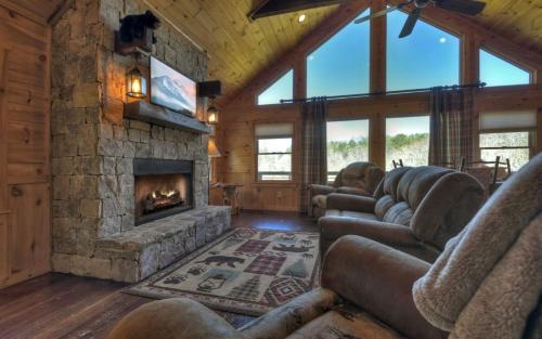 Carters Cozy Cabin - Relax or Roam 13 Acres thumb 4