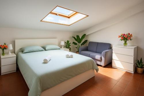 Cozy little penthouse with terrace in Rome, Řím (fotografie 2)