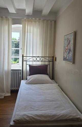 1 twin bed