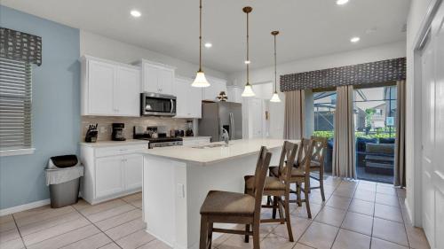 Last Minute Disney Getaway! Private Pool, Hot Tub & Games Room. Book Now! #56921 in Davenport, USA