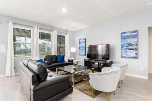 Last Minute Disney Getaway! Private Pool, Hot Tub & Games Room. Book Now! #45514 in Davenport, USA