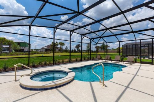Last Minute Disney Getaway! Private Pool, Hot Tub & Games Room. Book Now! #45514 in Davenport, USA