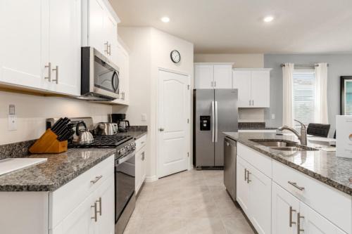 Last Minute Disney Getaway! Private Pool, Hot Tub & Games Room. Book Now! #45514 in Davenport, USA