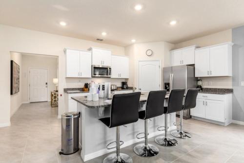 Last Minute Disney Getaway! Private Pool, Hot Tub & Games Room. Book Now! #45514 in Davenport, USA