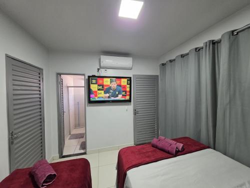 1 double bed, 1 twin bed