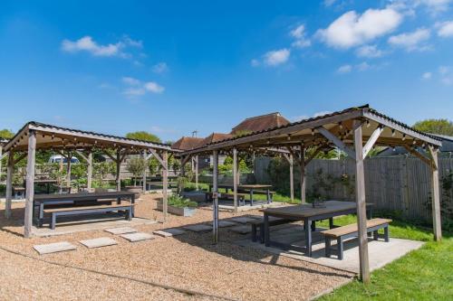 Have, Pond Cottage by Keepers Cottages in Egerton