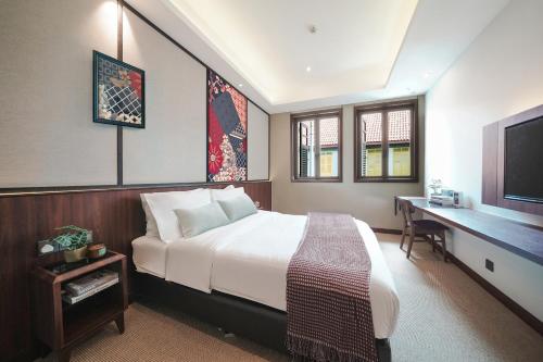 room detail thumbnail 1