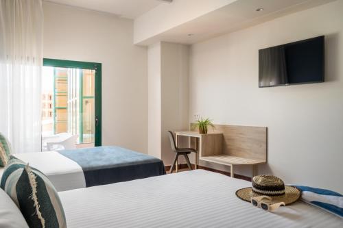 Double Room (3 Adults) image 7