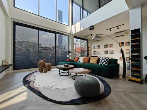 Thonglor 4-story modern art villa Free WiFi Netflix
