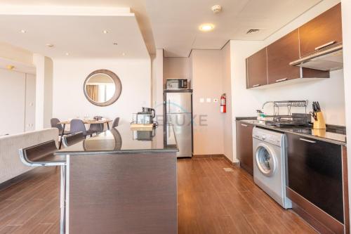 Near Dubai International Cricket Stadium, Minutes drive to Mall of the Emirates, The Matrix Tower, Sports City By Deluxe Holiday Homes, Dubaj (zdjęcie 10)