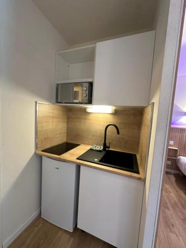 Studio MBS 2- Cosy, Tramway, Wifi, Parking, Equipe in Celleneuve