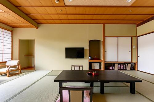Japanese-Style Room - Upper Floor - Non-Smoking