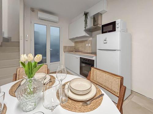 virtuve, Maison 10 min de Béziers, 30 min de la mer et sa terrasse panoramique (Maison 10 min de Beziers, 30 min de la mer et sa terrasse panoramique) in Espondeilhan