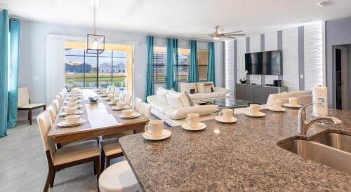 Last Minute Disney Getaway! Private Pool, Hot Tub & Games Room. Book Now! #97699 in Orlando, USA