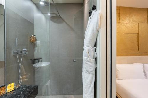 Superior Three-Bedroom Apartment image 7
