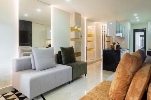 Superior Three-Bedroom Apartment image 4