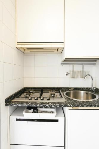 Cozy little penthouse with terrace in Rome, Řím (fotografie 8)