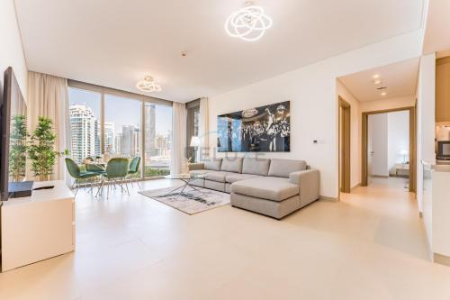 Short walk to Marina Walk and JBR Beach, close to Bluewaters Island and Ain Dubai, 5242 Tower 1, Dubai Marina by Deluxe Holiday Homes, Dubai (Foto 4)