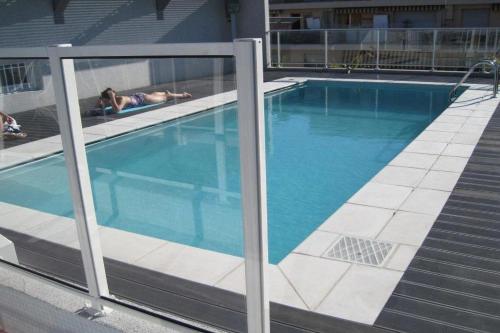 Barberis - Beau 2p dans résidence avec piscine, Niza (foto 10)