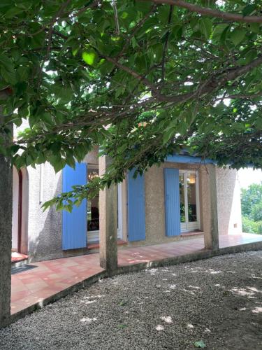 Dārzs, Grande maison avec piscine de 12 pers en Ardèche (Grande maison avec piscine de 12 pers en Ardeche) in Salazac