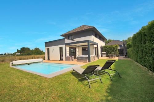 La Villa Sainghin - Piscine et Jacuzzi Privé gîte à louer Fretin
