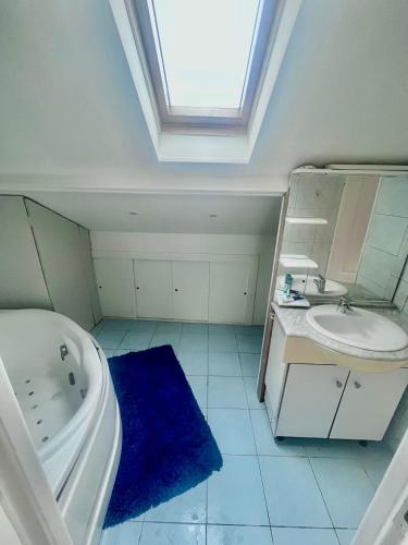 Appartement F3 meublés à 2 stations de l'aéroport Charles de Gaulles , Parc des expositions (Appartement F3 meubles a 2 stations de l'aeroport Charles de Gaulles , Parc des expositions) in Villepinte