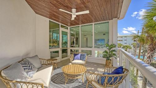 Three-Bedroom Apartment with Balcony image 10