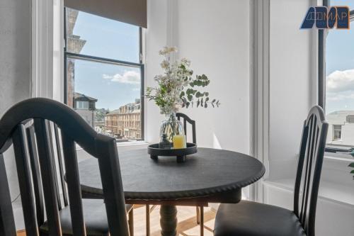 Modern 2 Bed Sleep 4 In Gourock in Gourock