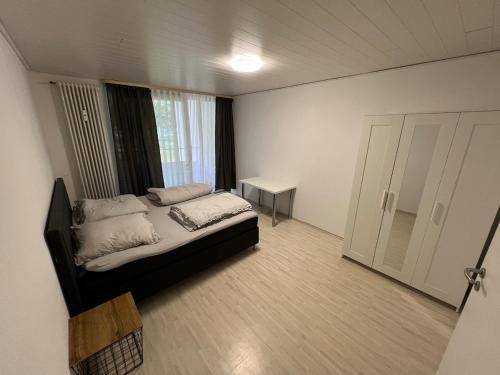 Schöne Maisonette 4 Zimmer mit Garten (Schone Maisonette 4 Zimmer mit Garten) in รอดเกา