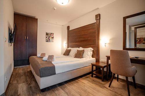 1 queen bed