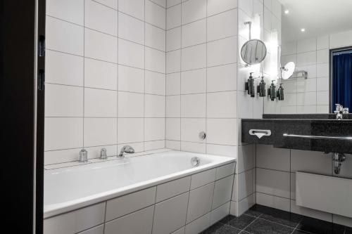 Executive Suite image 6