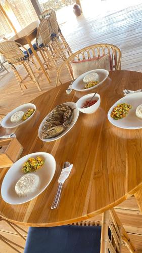 Restaurant, Oeseli Beach Bungalow in Boa