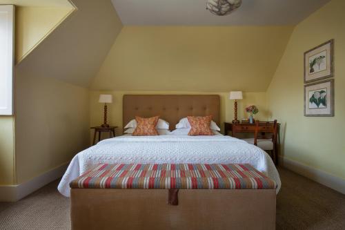 Hotel Endsleigh Room Type - Queen Room