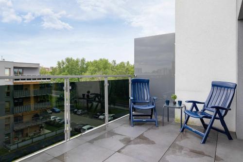 Balkon/Terrasse, Przestronny Apartament w Zielonej Okolicy Parking by Noclegi Renters in Sosnowitz