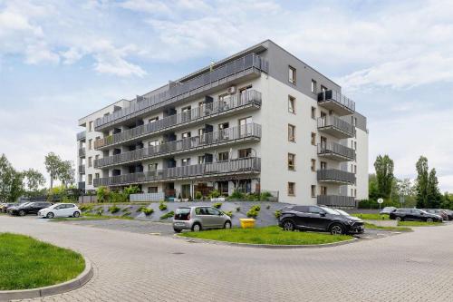 Unterkunft von außen, Przestronny Apartament w Zielonej Okolicy Parking by Noclegi Renters in Sosnowitz