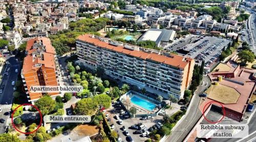 Camera con bagno privato, balcone, parcheggio gratis, 20 min dal Colosseo, Rome (photo 2)