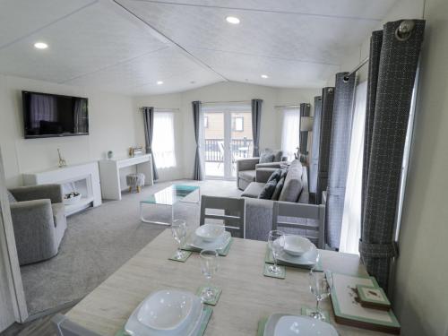 ทัศนียภาพภายนอกโรงแรม, Serendipity in อีเวสชาม