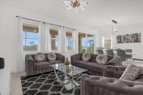 Last Minute Disney Getaway! Private Pool, Hot Tub & Games Room. Book Now! #99637 in Davenport, USA