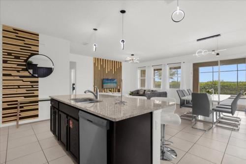 Last Minute Disney Getaway! Private Pool, Hot Tub & Games Room. Book Now! #99637 in Davenport, USA