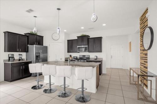 Last Minute Disney Getaway! Private Pool, Hot Tub & Games Room. Book Now! #99637 in Davenport, USA