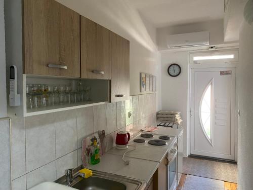 köök, Lav Apartments in Bihac