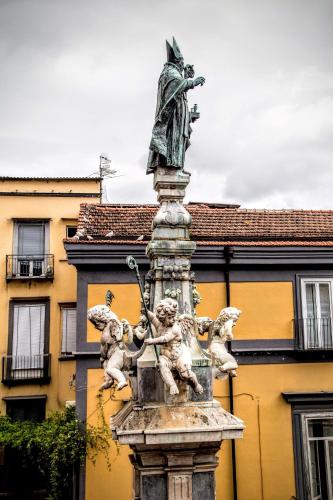 San Gennaro Bed - image 10