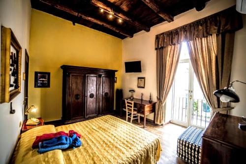 San Gennaro Bed - image 13