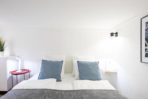 Centrally located comfortable apartment - main image
