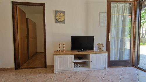 Apartment with Terrace image 4