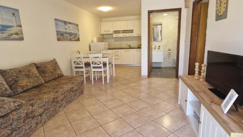 Apartment with Terrace image 7